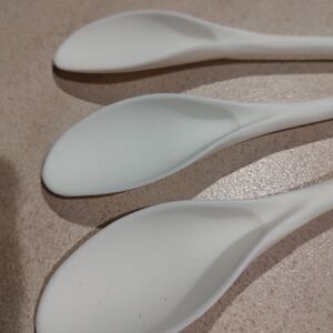 Set of 3 White Serving Spoons 10''-11"-13"